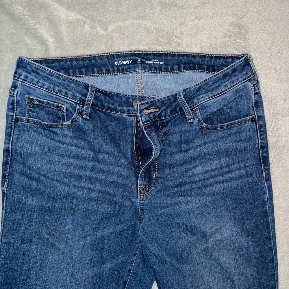 Old Navy Women's Boot Cut Jeans in Blue 12Tall - Picture 4 of 5